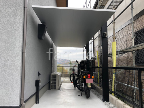 柱色 ブラック 屋根色 ナチュラルシルバーF