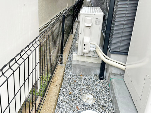 犬走り 防犯砂利敷き バラス砕石 防草シート加工