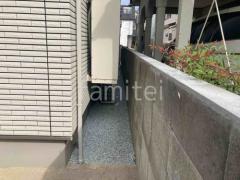 犬走り 防犯砂利敷き バラス砕石 防草シート加工 見切りピンコロ石
