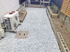 犬走り 防犯砂利敷き バラス砕石