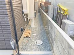 犬走り 防犯砂利敷き バラス砕石 防草シート加工