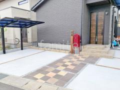 玄関アプローチ 床タイル貼り LIXIL パセオ