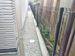 犬走り 防犯砂利敷き バラス砕石 防草シート加工