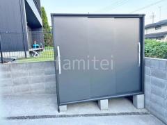 本体色 グラファイトメタリック+ブラック