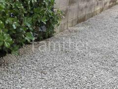 防草シート敷き 既存砂利再利用